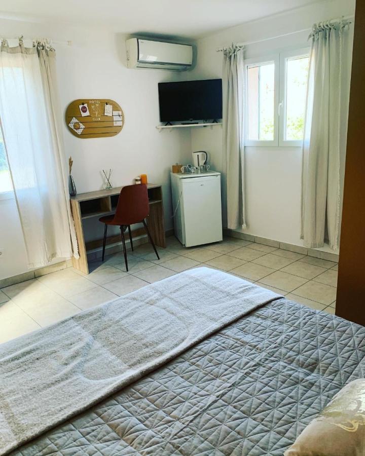 Les Palmiers Hotel Le Muy Kültér fotó